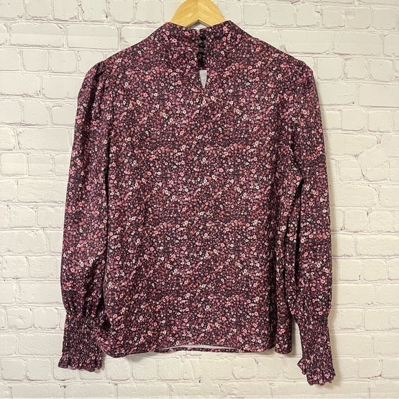 Ditsy Floral Blouse 5️⃣✖️3️⃣0️⃣ - Picture 8 of 9